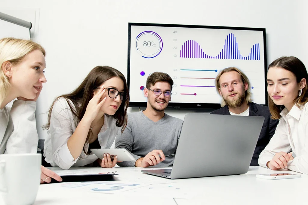 Team manage project with a tool on website