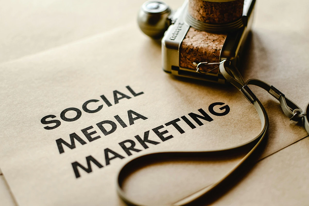 Social media marketing with camera